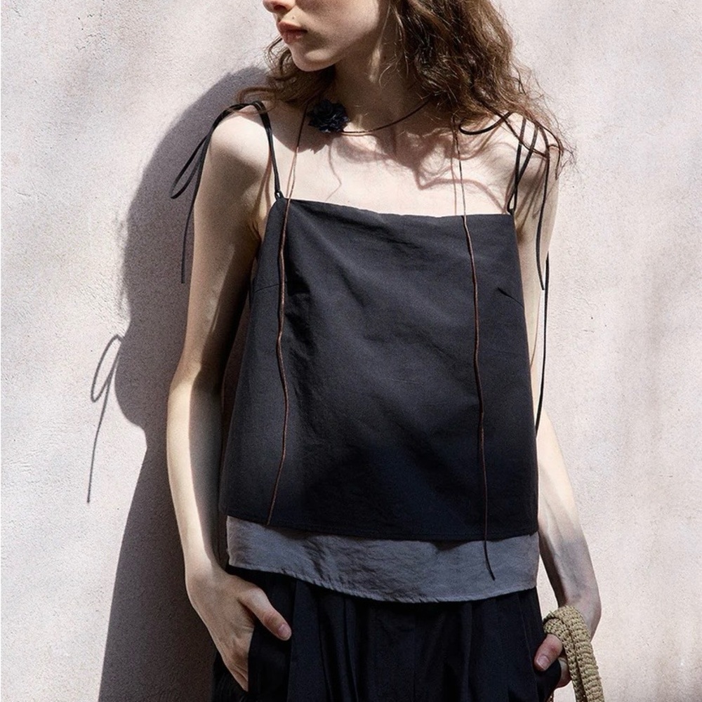 Hemi Blurr Dual Line Chic Black Camisole Top NWT